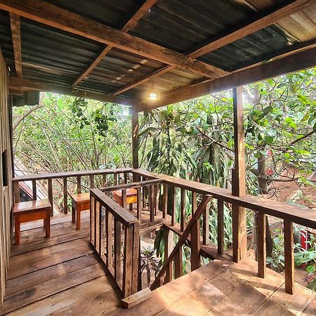 Ratanakiri Homestay & Jungle Trek Banlung Esterno foto