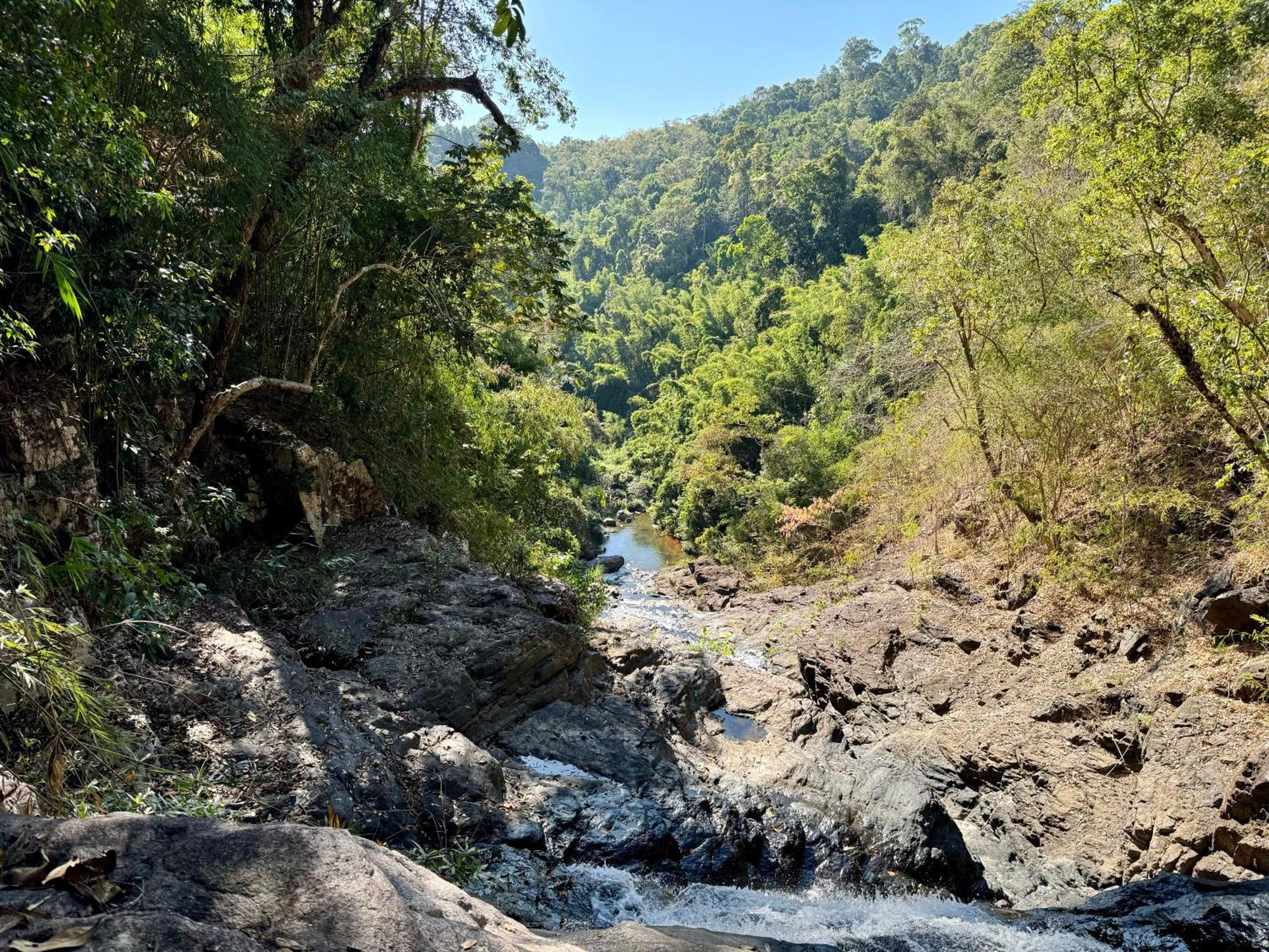 Ratanakiri Homestay & Jungle Trek Banlung Esterno foto