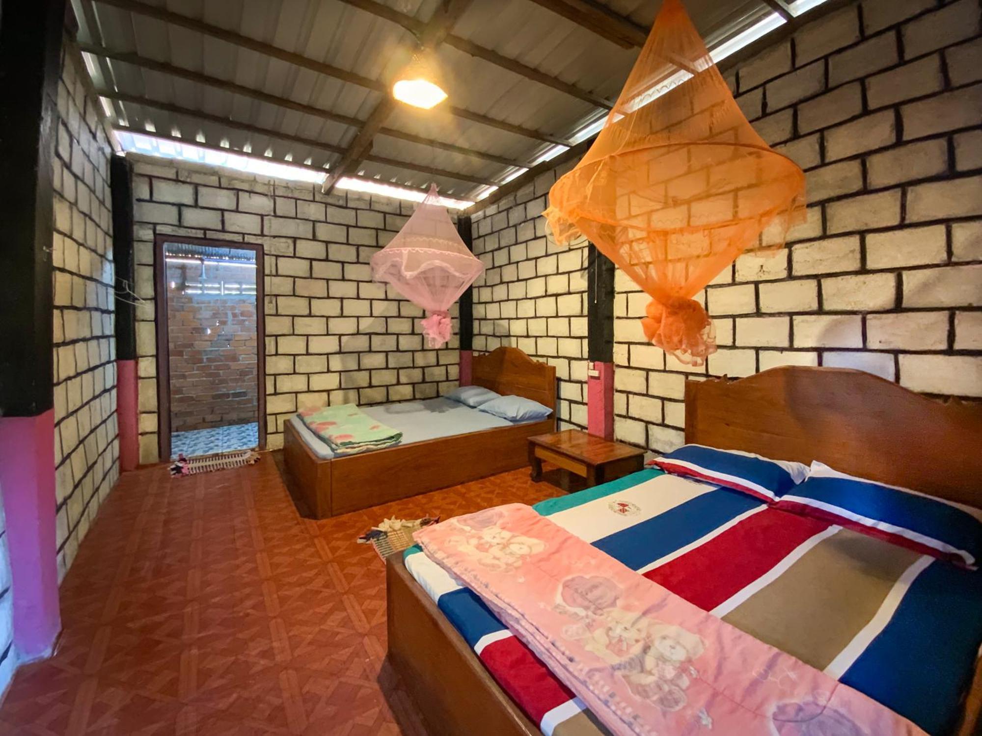 Ratanakiri Homestay & Jungle Trek Banlung Esterno foto