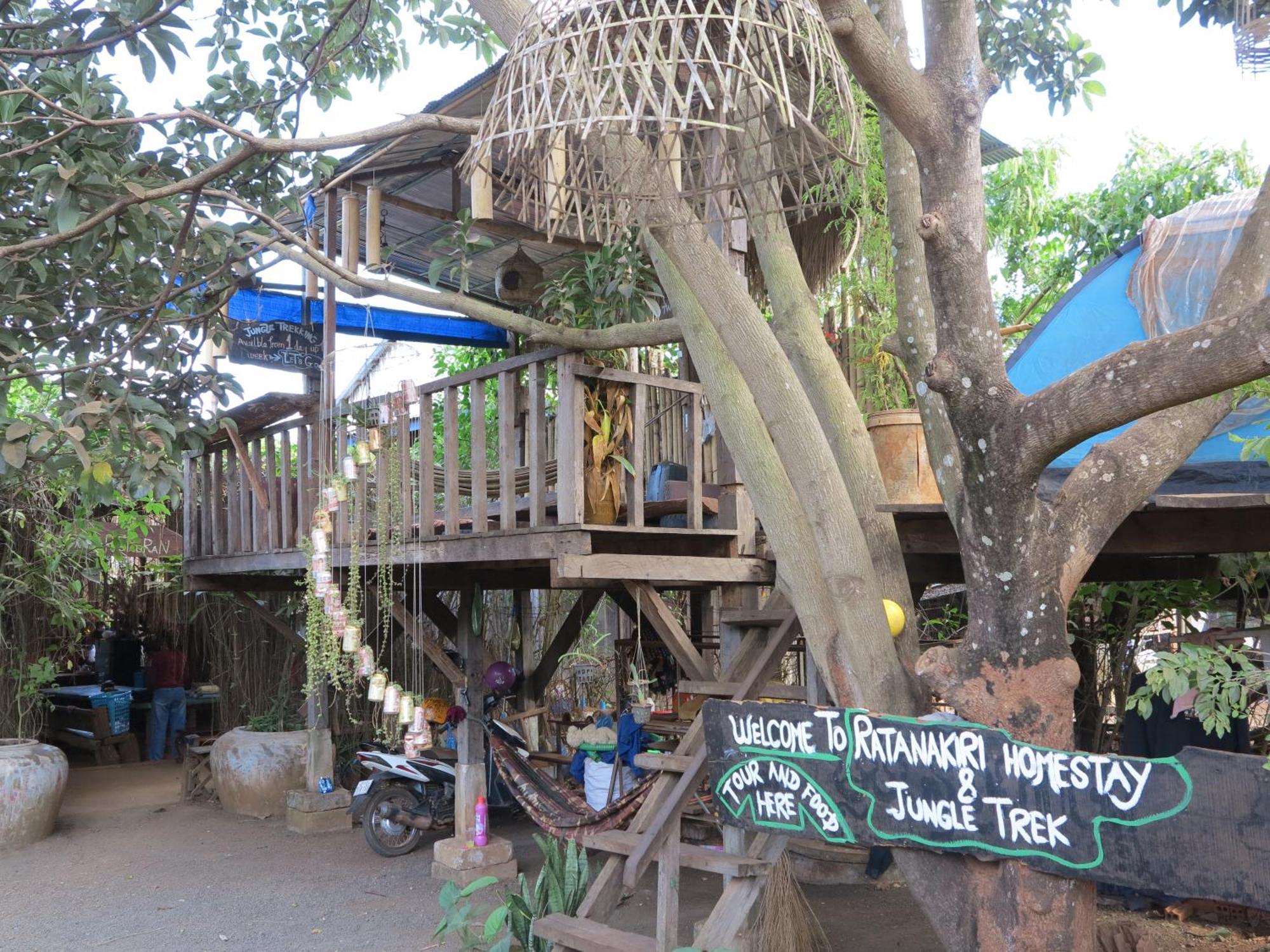 Ratanakiri Homestay & Jungle Trek Banlung Esterno foto