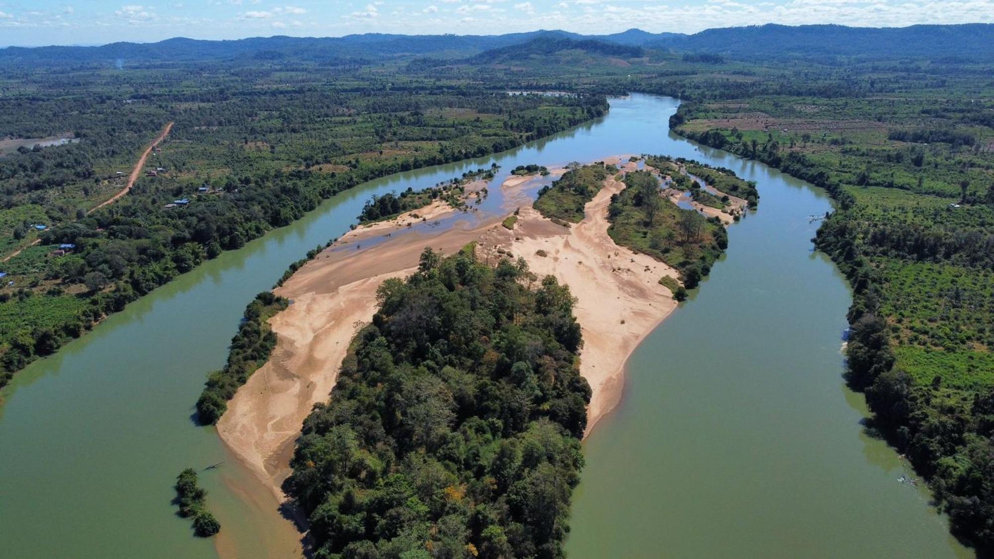 Ratanakiri Homestay & Jungle Trek Banlung Esterno foto