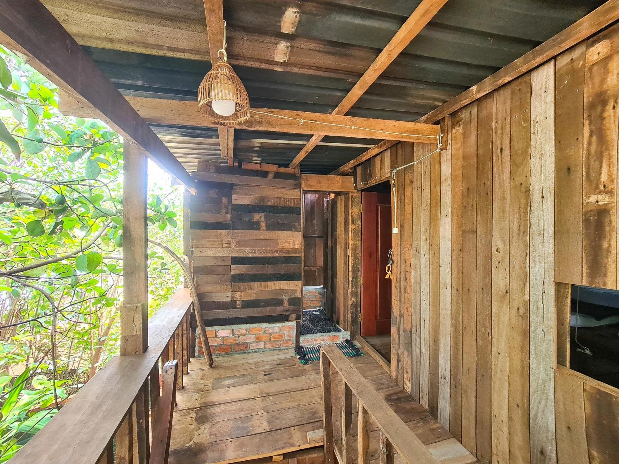 Ratanakiri Homestay & Jungle Trek Banlung Esterno foto