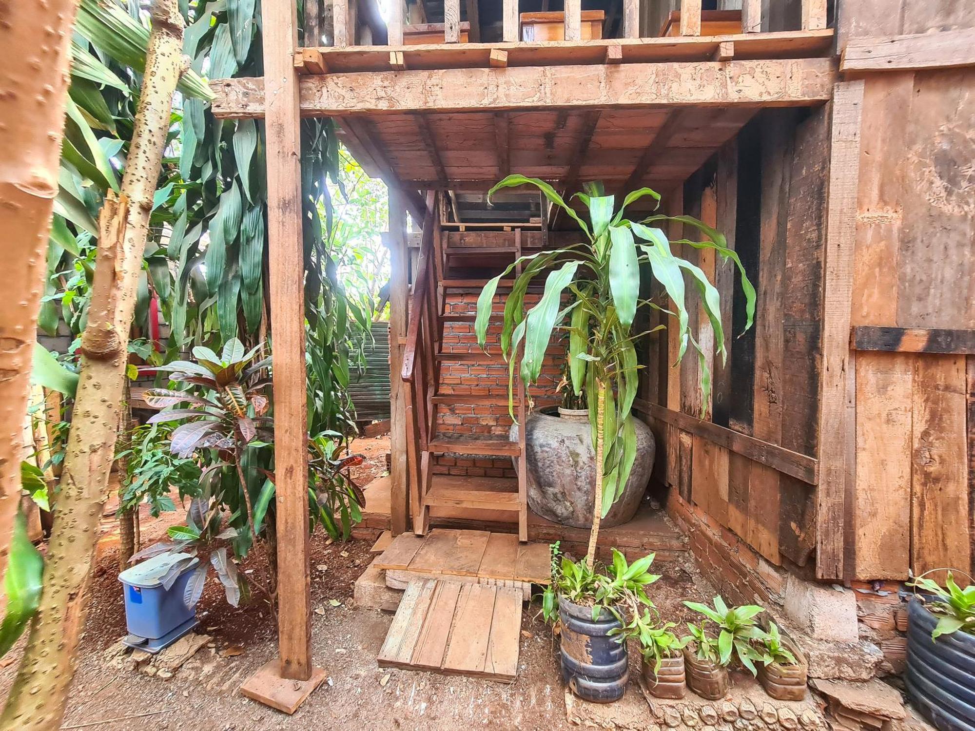 Ratanakiri Homestay & Jungle Trek Banlung Esterno foto